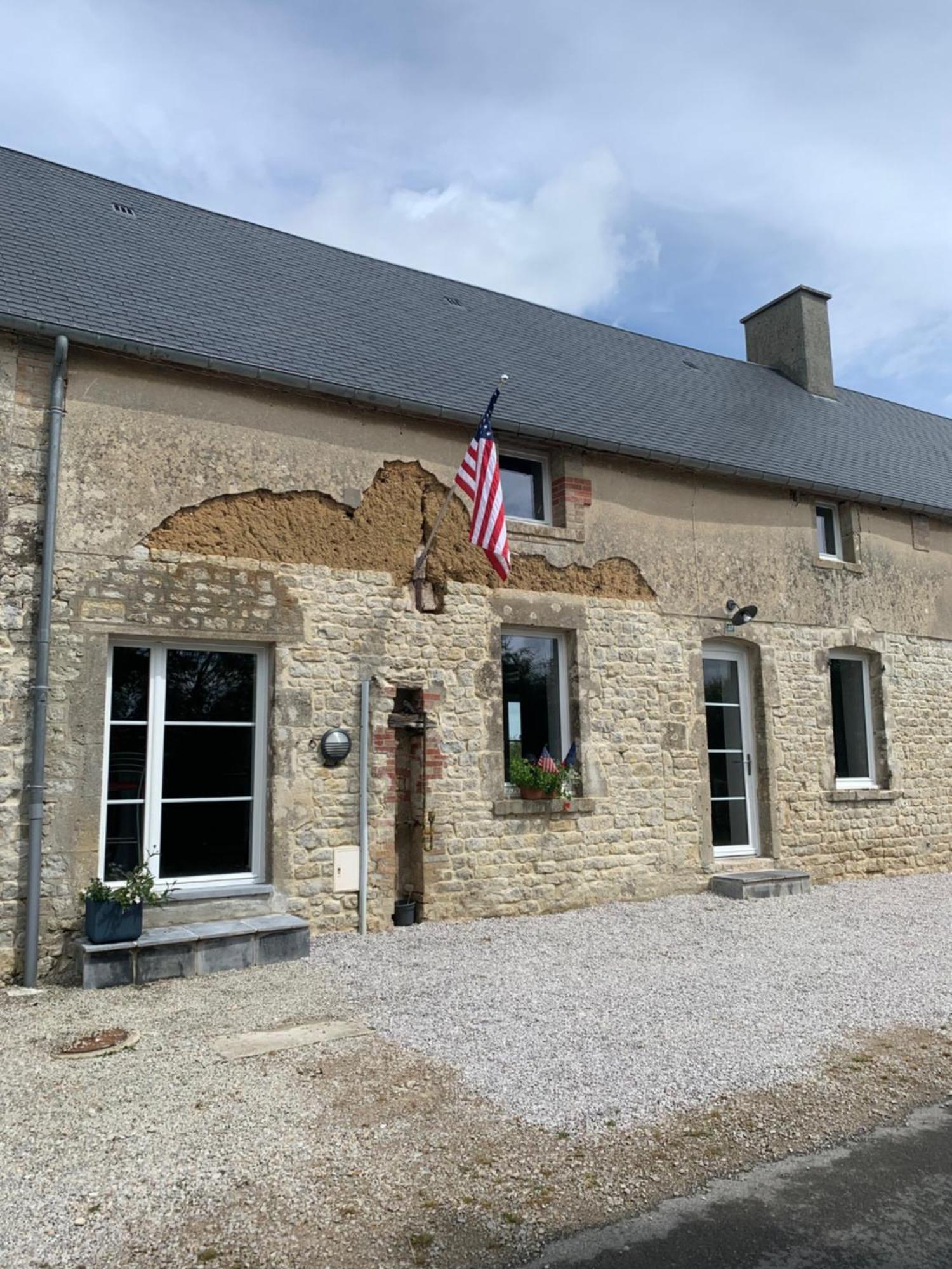 Comfortable House For 6 Guests In Saint-Come-Du-Mont Villa Kültér fotó